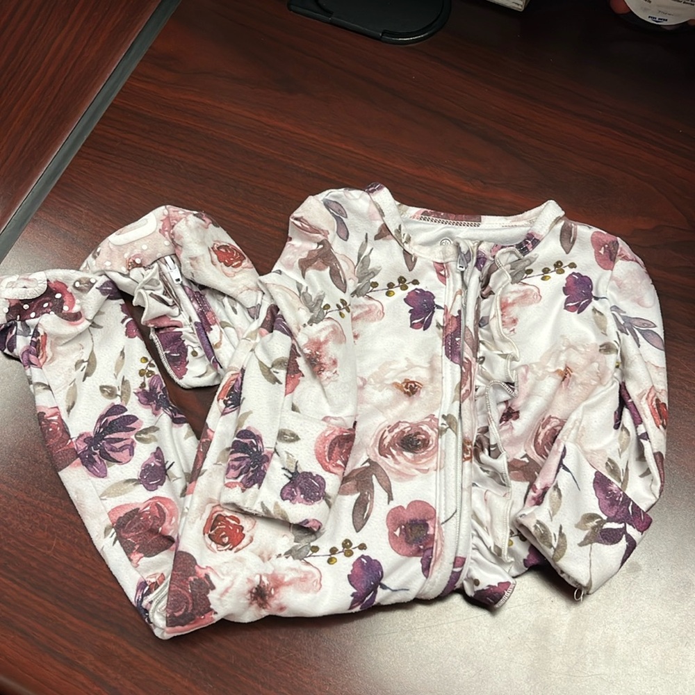 Caden Lane 0-3 Months Ruffle Zipper Footies